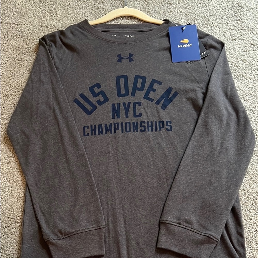 US Open Tennis Under Armour Gray Long Sleeve Tee with Blue Print- unisex - Picture 4 of 5